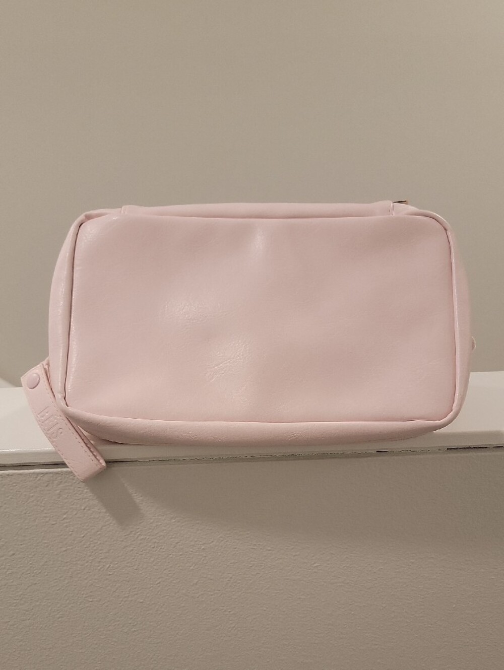 Sold-- Beis Dopp Kit - Picture 2 of 7